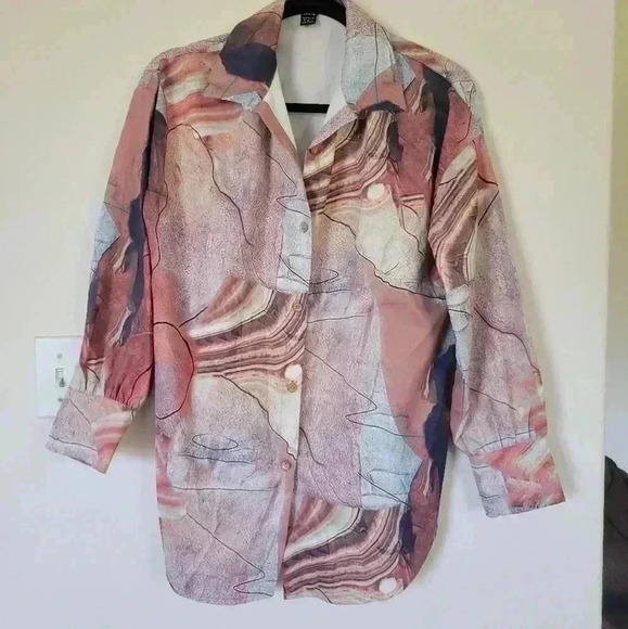 SHEIN Pink artsy pattern button-down small long-sleeved - Picture 1 of 3